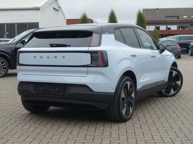 Volvo EX30 Single Motor Extended Range ULTRA - изображение 2