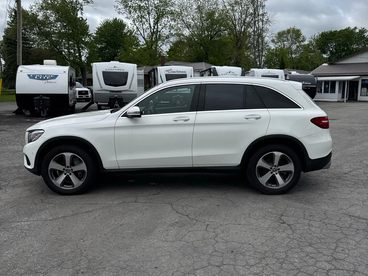 Mercedes-Benz GLC 300 * 4Matic * CarfAX * * АвтоКредит*  - изображение 3
