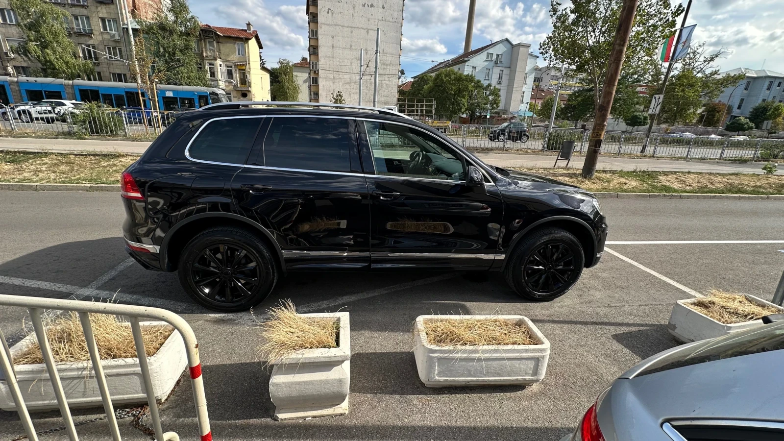 VW Touareg 3.0TDI, снимка 3 - Автомобили и джипове - 55440040