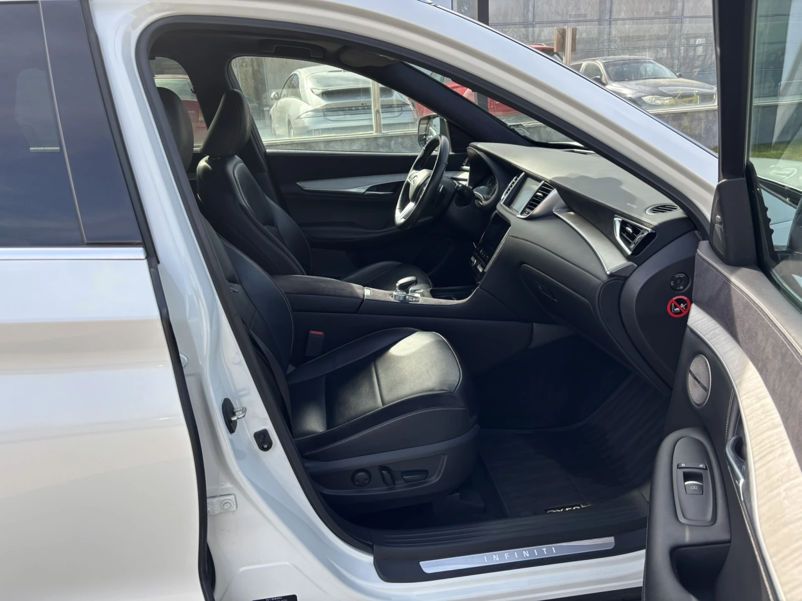 Infiniti QX50, снимка 11 - Автомобили и джипове - 53718756