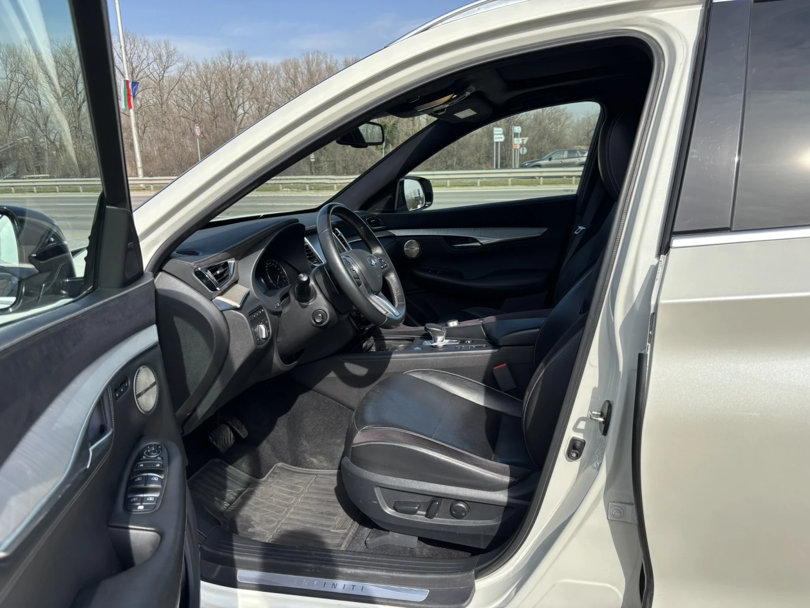 Infiniti QX50, снимка 9 - Автомобили и джипове - 53718756