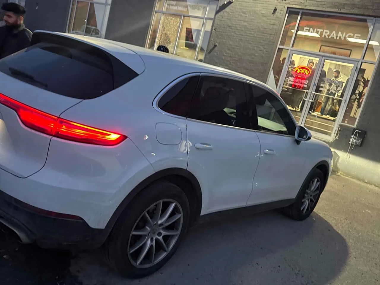 Porsche Cayenne * AWD * ОБДУХВАНЕ* BOSE* PANORAMA* , снимка 3 - Автомобили и джипове - 54002297