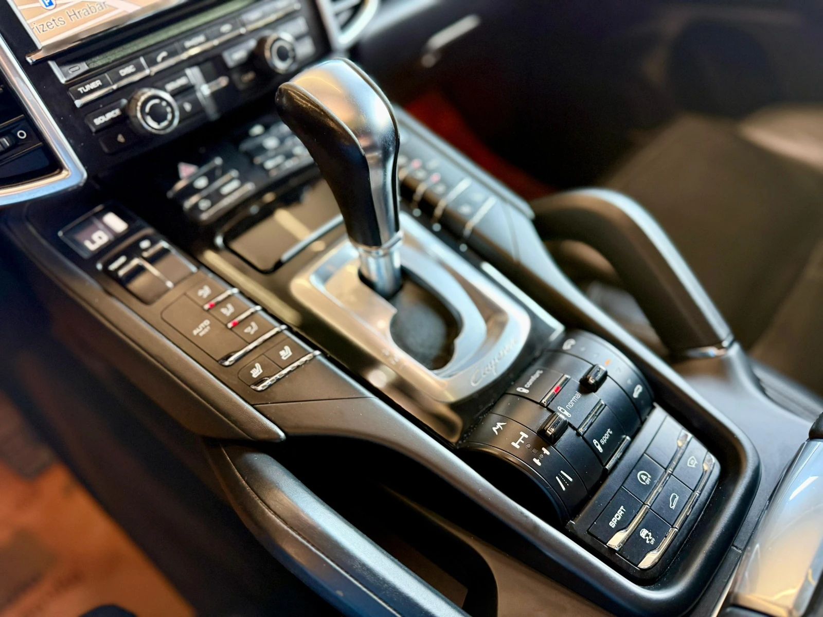 Porsche Cayenne GTS* Bose* SportChrono* Alcantara* , снимка 14 - Автомобили и джипове - 55218817
