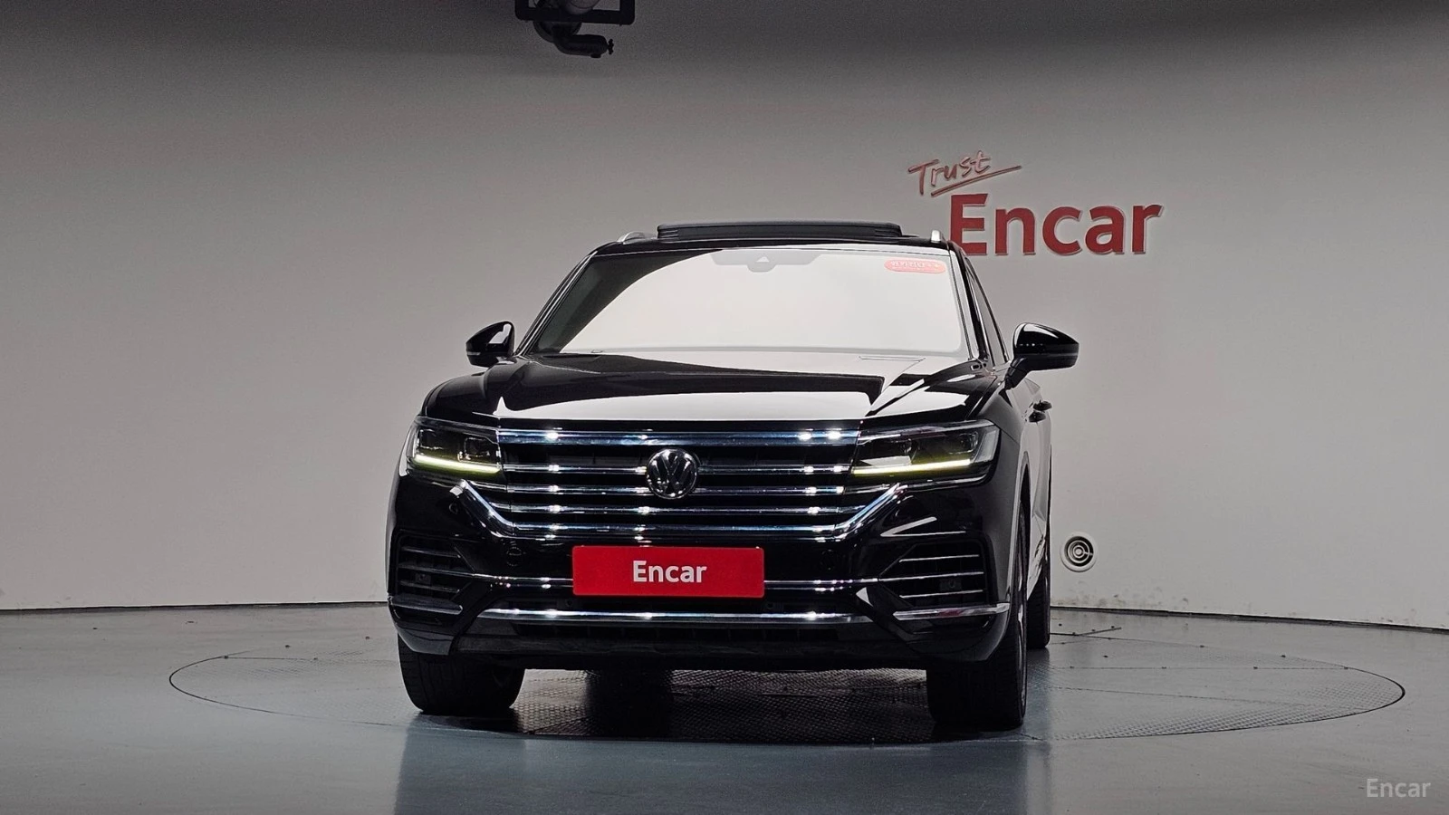 VW Touareg 3.0TDI - PRESTIGE - DISTRONIC - 360 - ОБДУХ - ПАНО, снимка 3 - Автомобили и джипове - 56103792