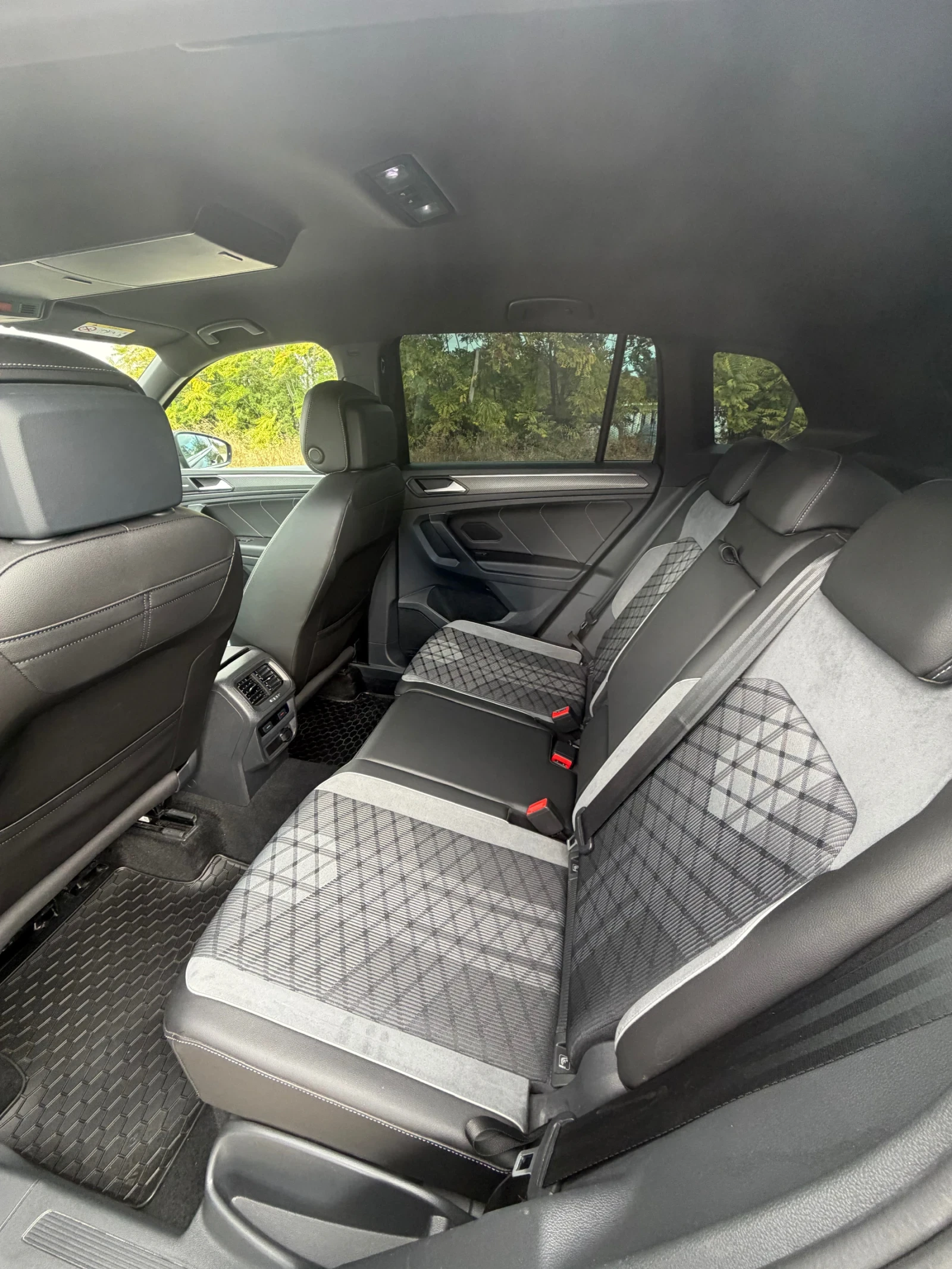 VW Tiguan Джип, снимка 7 - Автомобили и джипове - 56307913
