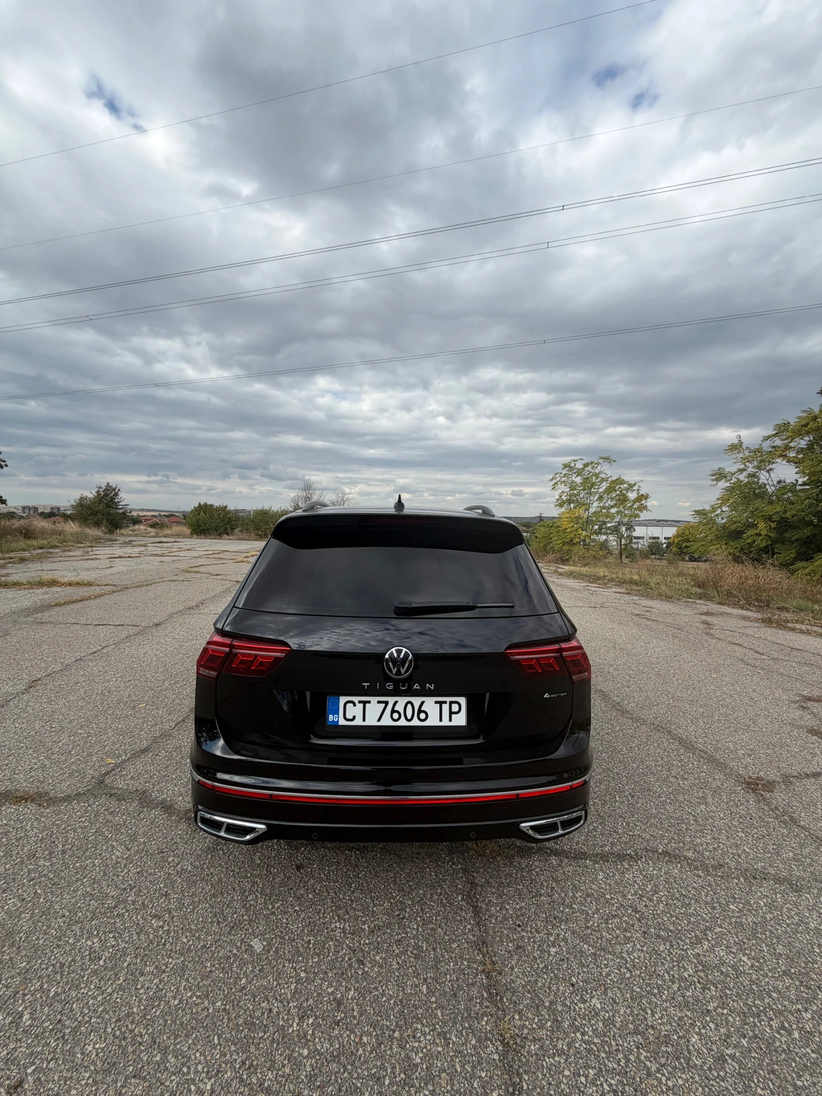 VW Tiguan Джип, снимка 6 - Автомобили и джипове - 56307913