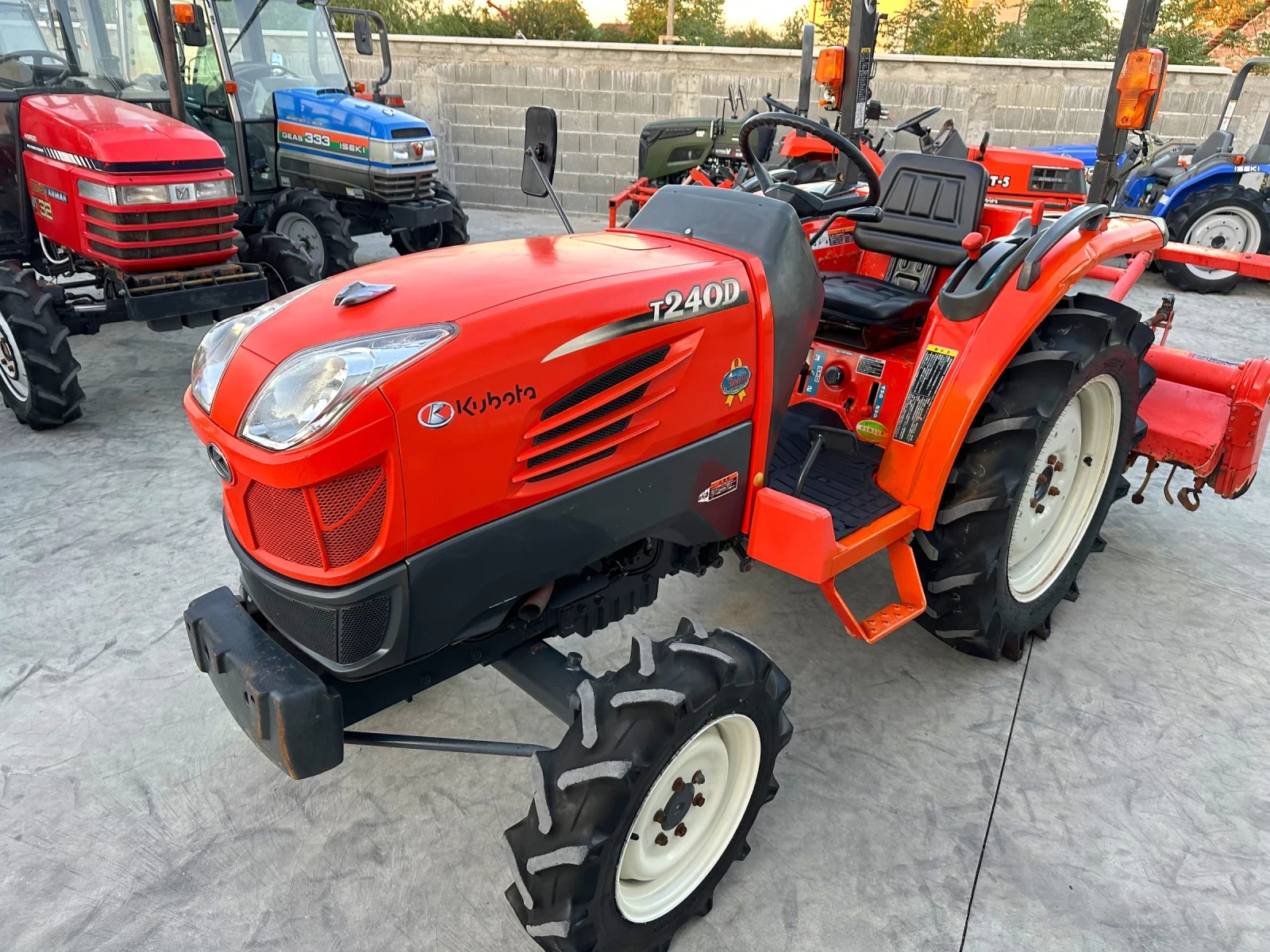 Трактор Kubota Т240 - изображение 2