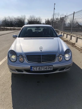 Mercedes-Benz E 220 Classic, снимка 16