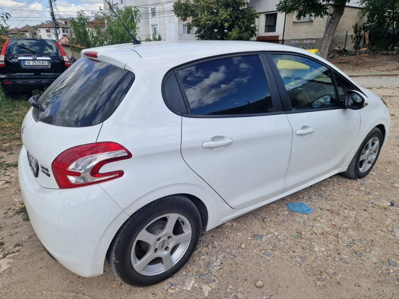 Peugeot 208 1.4HDI Navi, снимка 5 - Автомобили и джипове - 46846919