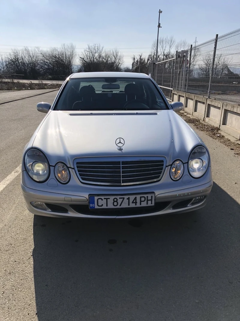 Mercedes-Benz E 220 Classic, снимка 16 - Автомобили и джипове - 48770198