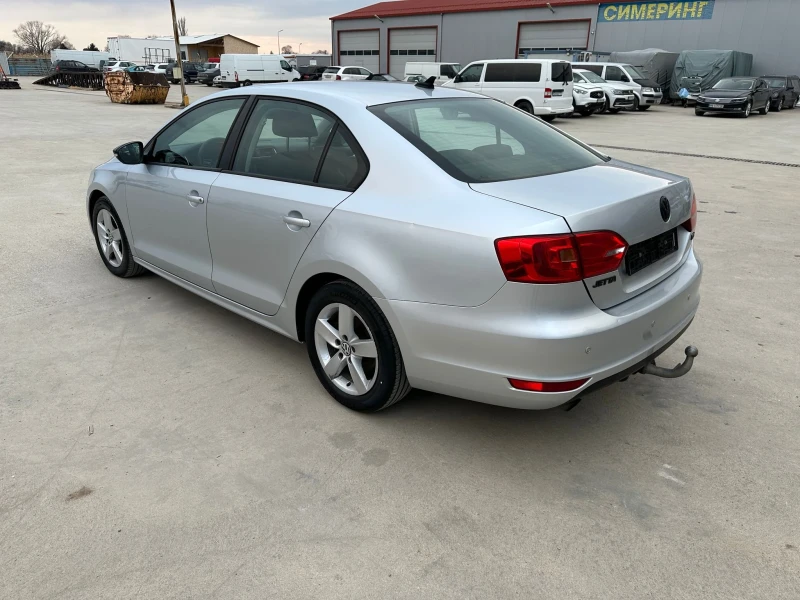 VW Jetta, снимка 7 - Автомобили и джипове - 49144810