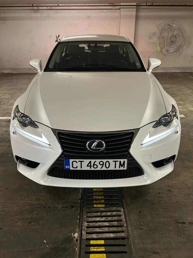 Lexus IS 300 Lexus IS300H Hybrid 2016 61300км !!!!, снимка 1 - Автомобили и джипове - 49171868