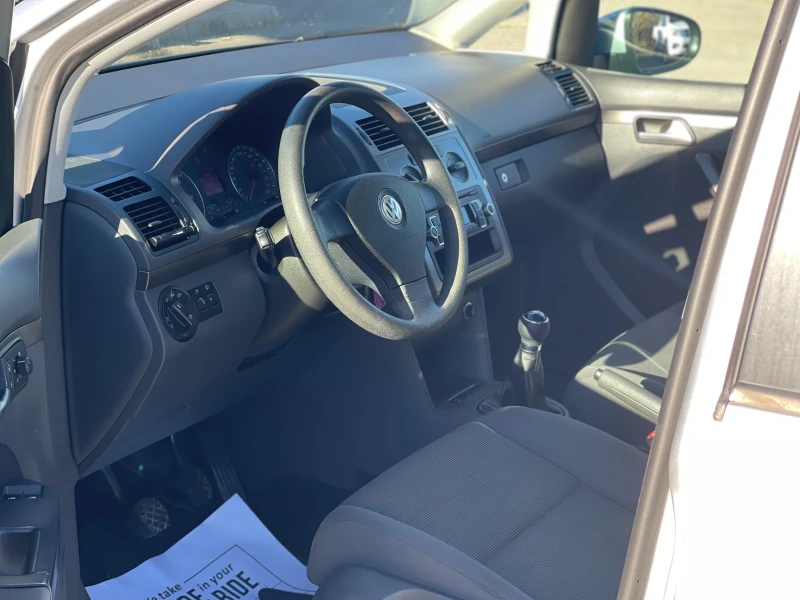 VW Touran 1.9TDi Facelift, снимка 12 - Автомобили и джипове - 49259041