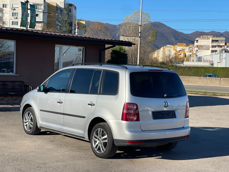 VW Touran 1.9TDi Facelift, снимка 4 - Автомобили и джипове - 49259041