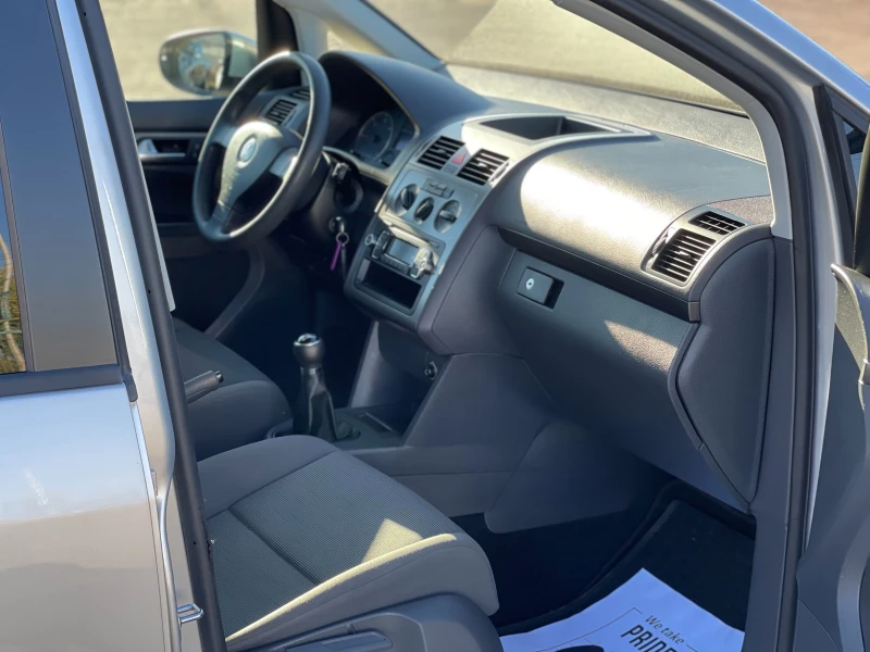 VW Touran 1.9TDi Facelift, снимка 10 - Автомобили и джипове - 49259041