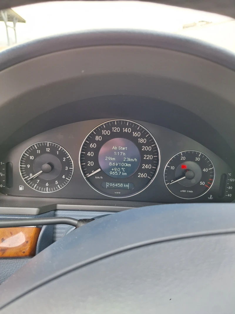 Mercedes-Benz E 320 320, снимка 10 - Автомобили и джипове - 49324341