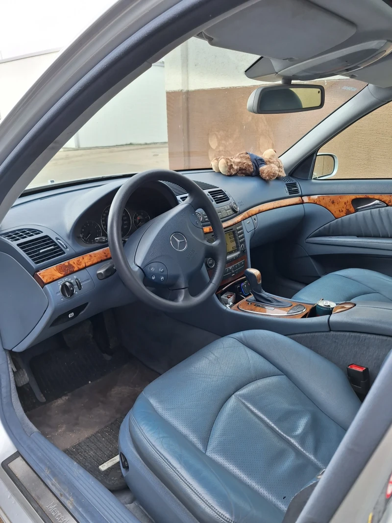 Mercedes-Benz E 320 320, снимка 7 - Автомобили и джипове - 49324341