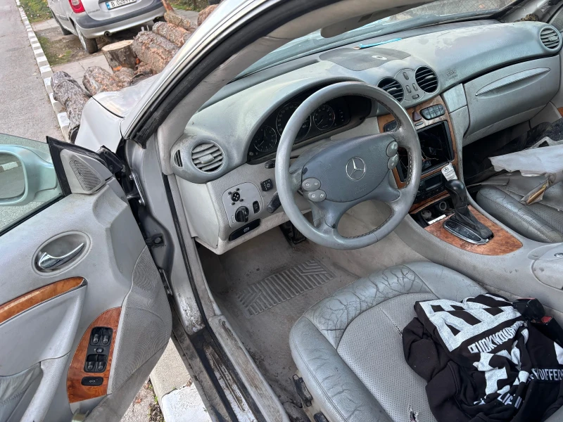 Mercedes-Benz CLK, снимка 2 - Автомобили и джипове - 52353469