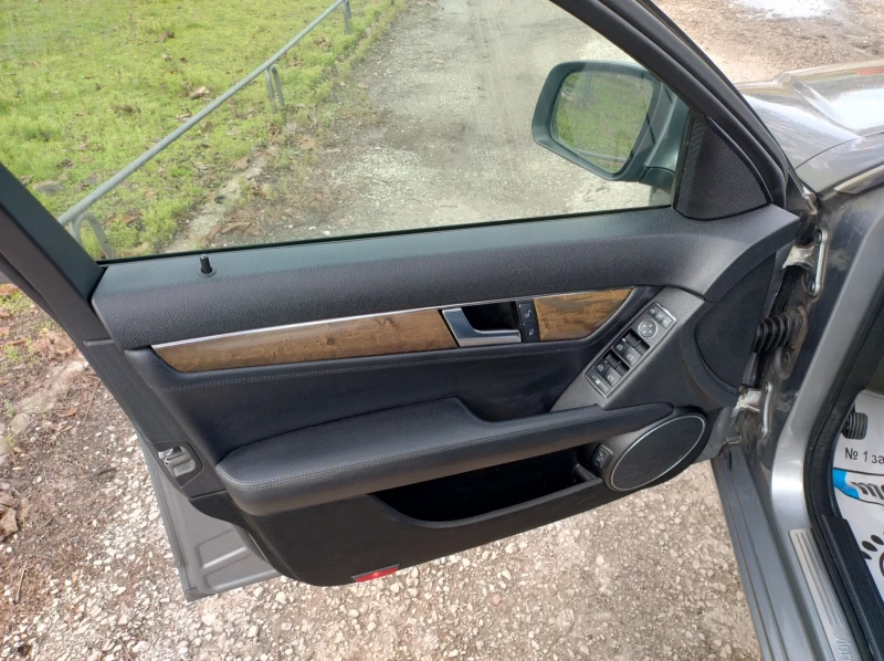 Mercedes-Benz C 220 2.2 CDI AVANTGARDE OM646, снимка 10 - Автомобили и джипове - 52540553