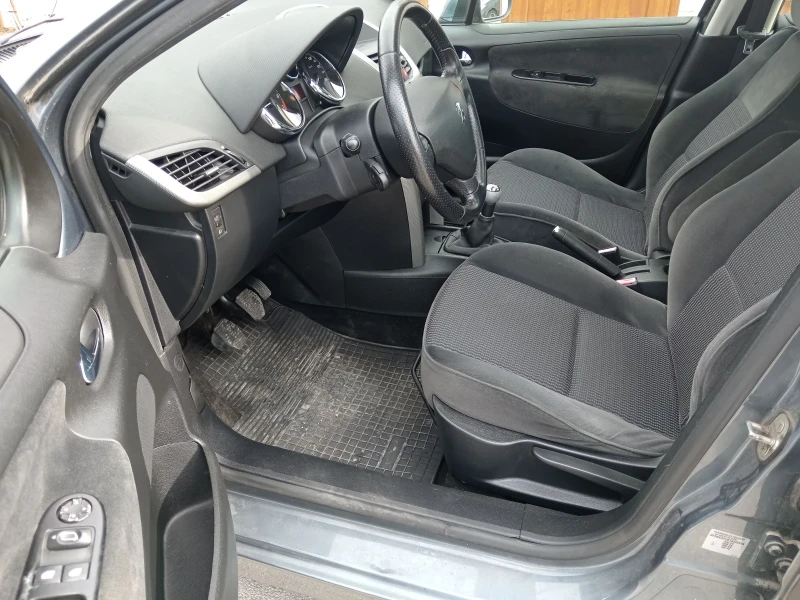 Peugeot 207 1.4i-88к.с., снимка 10 - Автомобили и джипове - 53560724