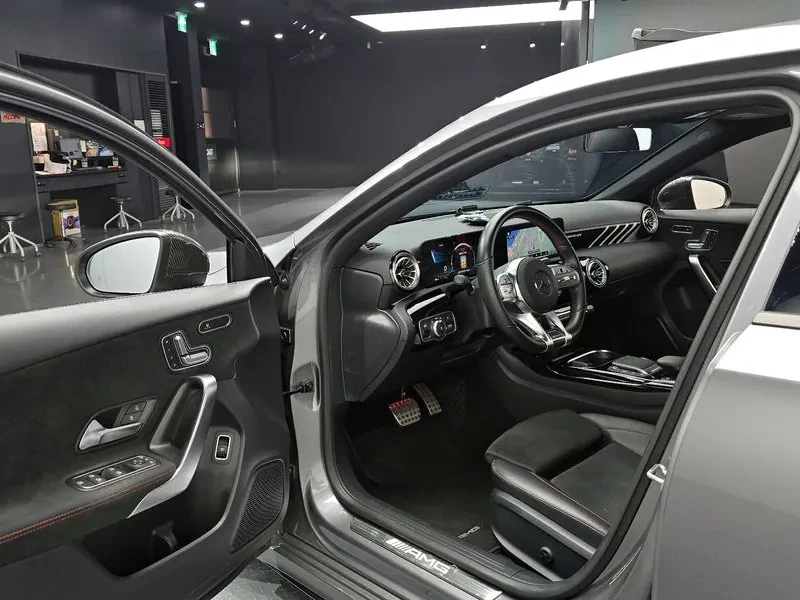 Mercedes-Benz A 35 AMG 4MATIC SEDAN, снимка 10 - Автомобили и джипове - 54968334