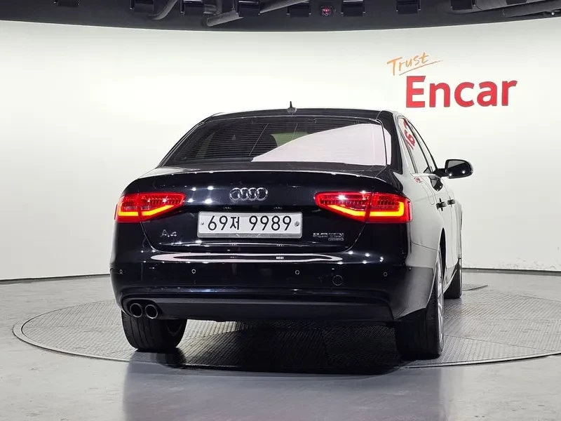 Audi A4 2.0 TDI, снимка 7 - Автомобили и джипове - 55009830