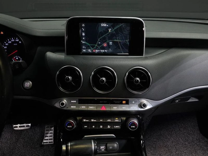 Kia Stinger AWD| ПОДГРЕВ| ОБДУХВАНЕ| CAMERA, снимка 14 - Автомобили и джипове - 56467833