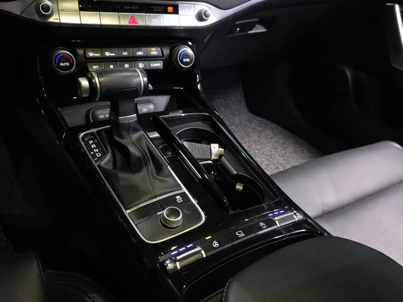 Kia Stinger AWD| ПОДГРЕВ| ОБДУХВАНЕ| CAMERA, снимка 9 - Автомобили и джипове - 56467833