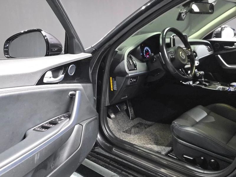 Kia Stinger AWD| ПОДГРЕВ| ОБДУХВАНЕ| CAMERA, снимка 10 - Автомобили и джипове - 56467833