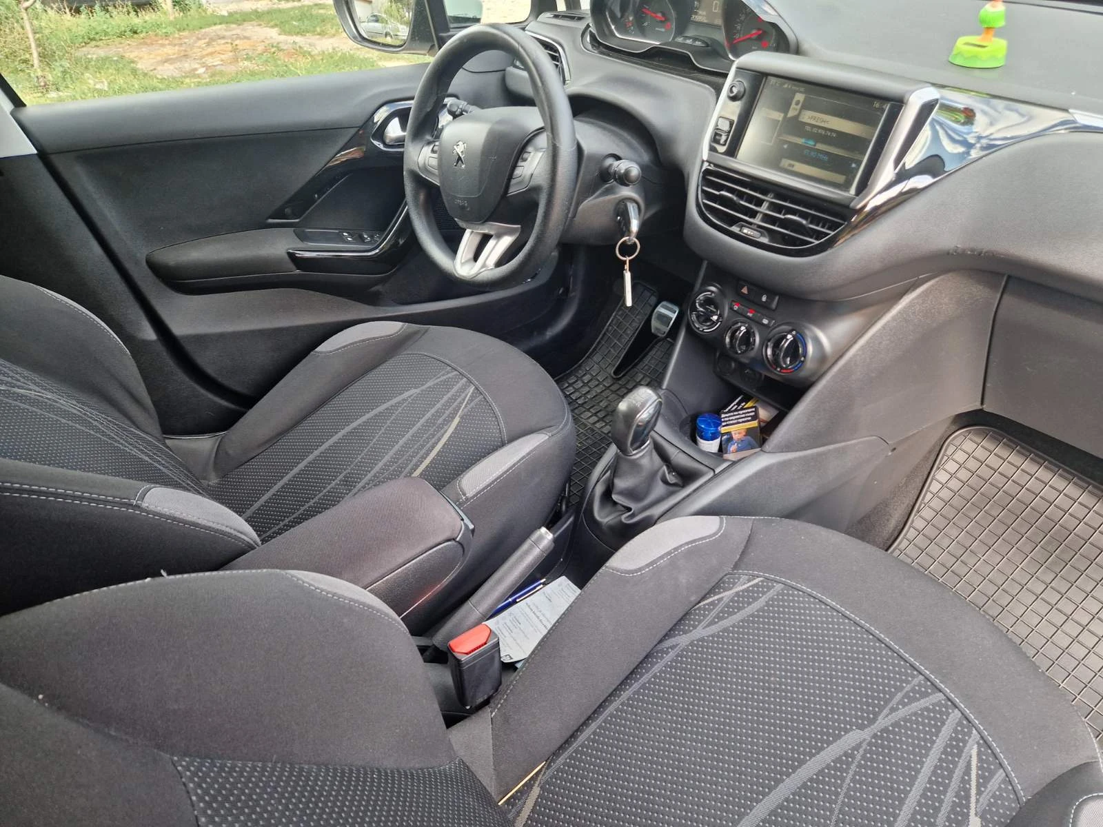 Peugeot 208 1.4HDI Navi - изображение 10