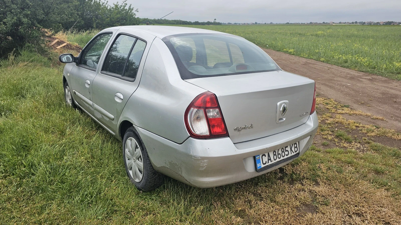 Renault Symbol 1.4 газ - изображение 8