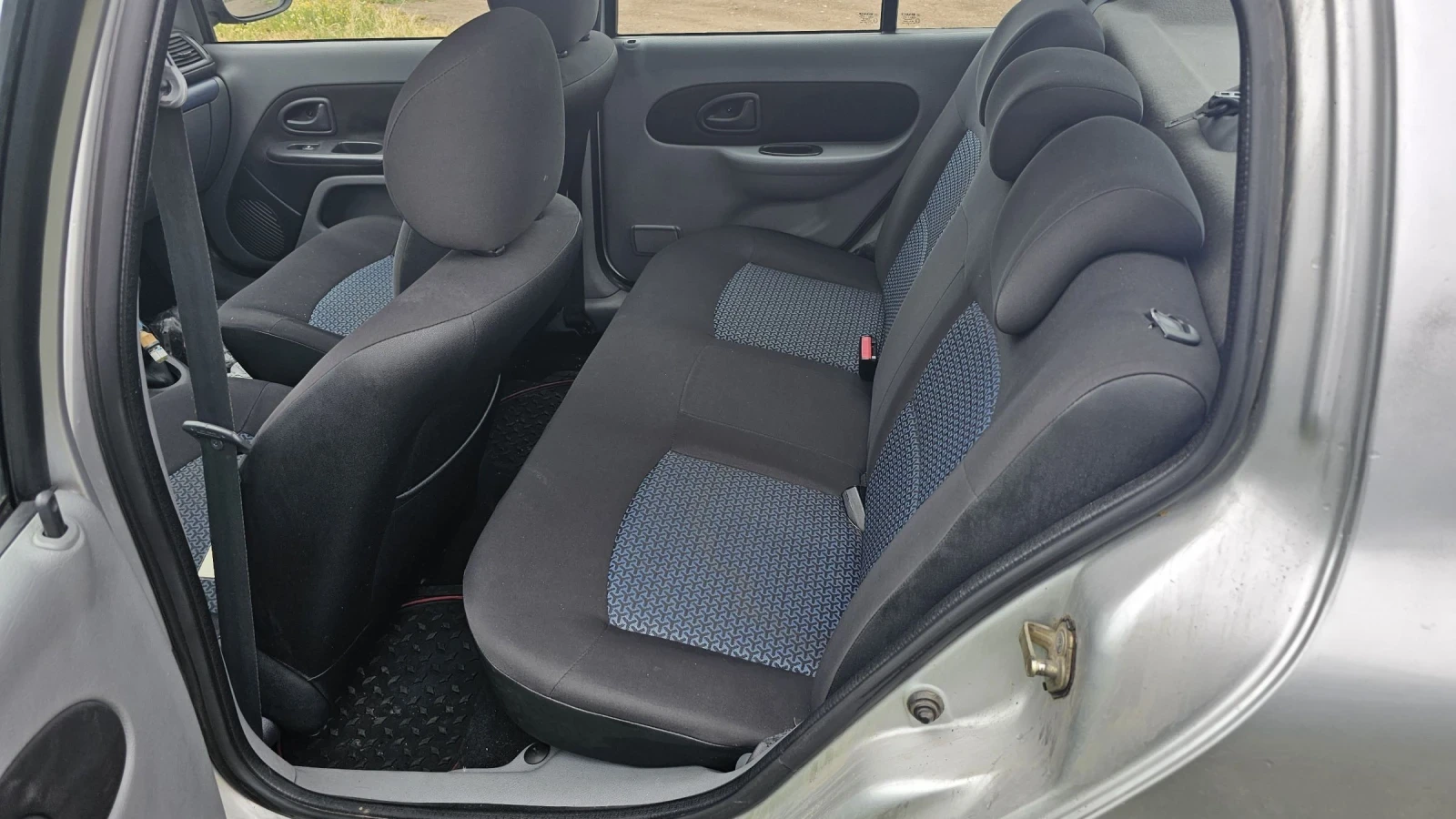 Renault Symbol 1.4 газ - изображение 9