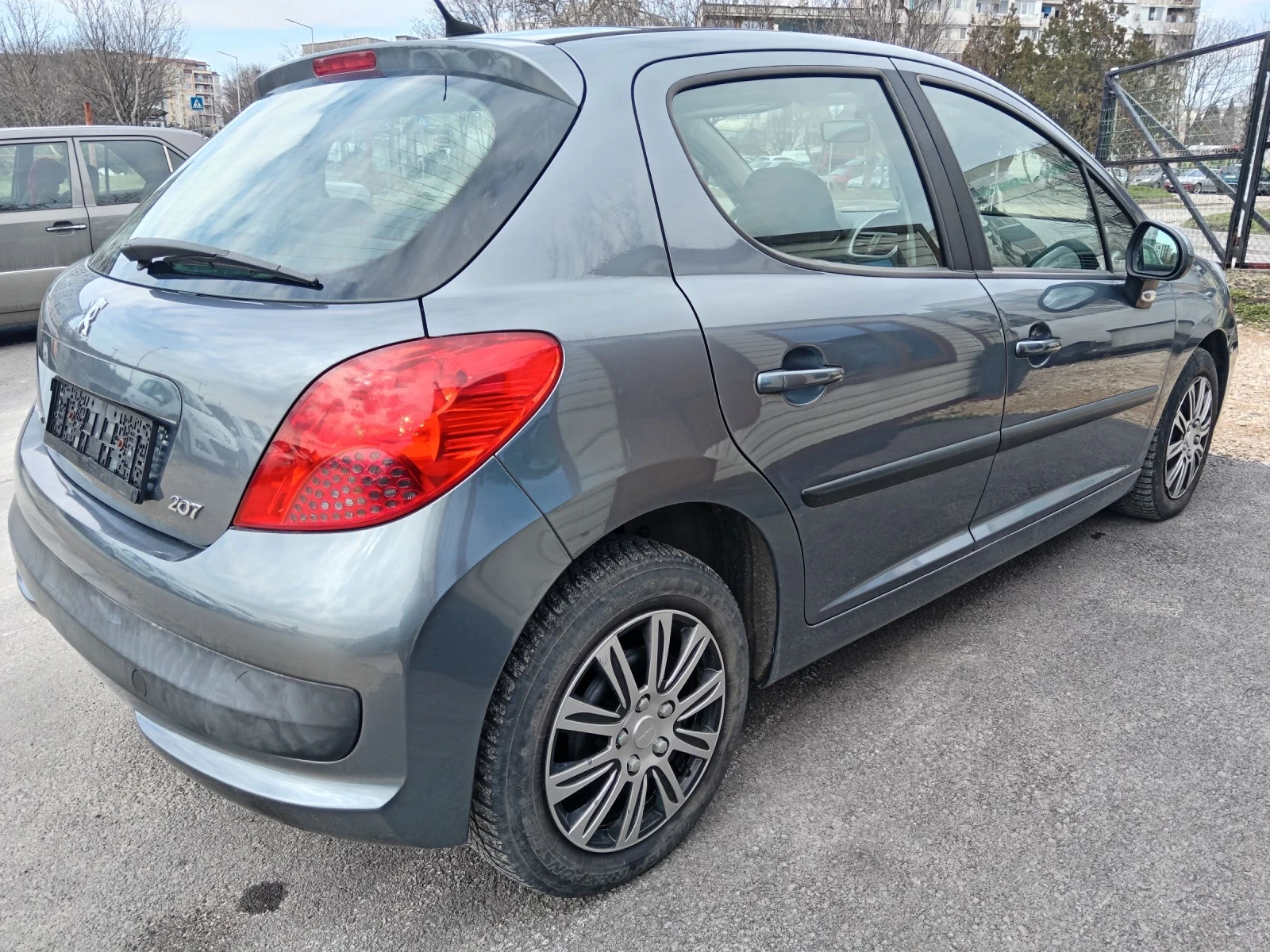 Peugeot 207 1.4i-88к.с. - изображение 5