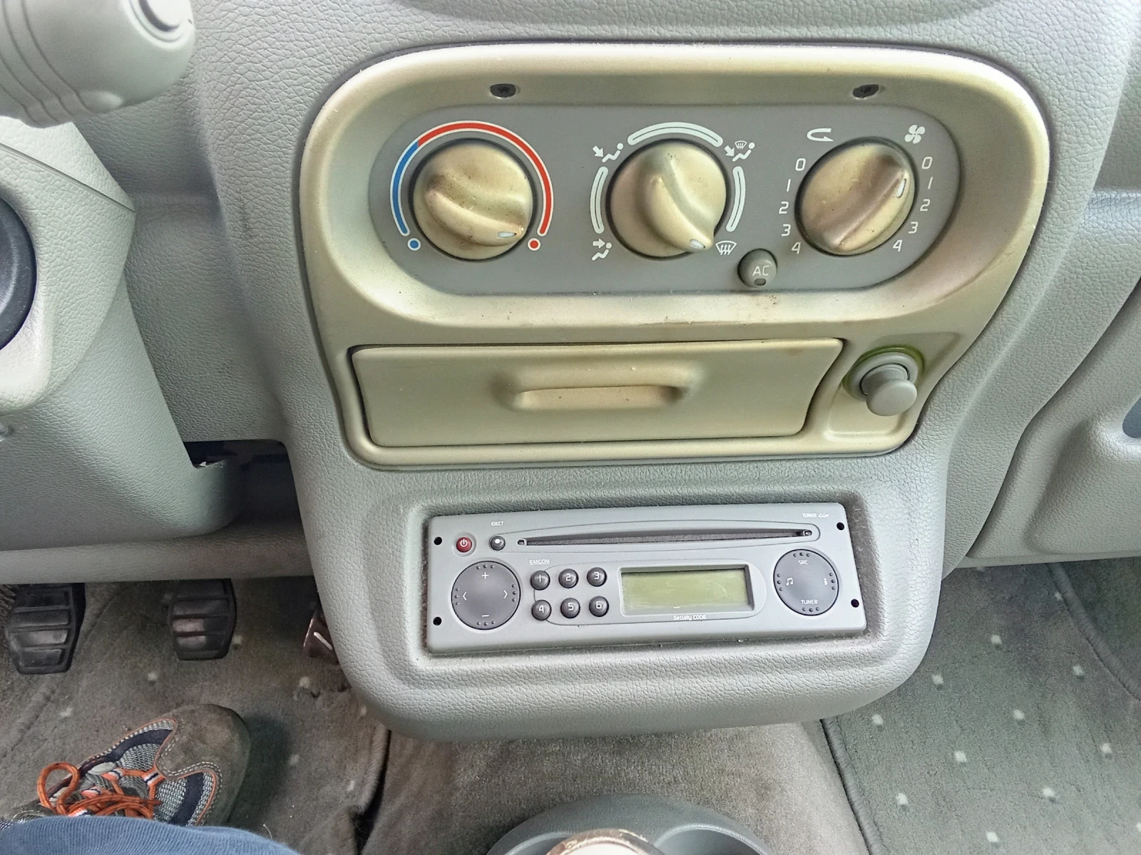 Renault Twingo, снимка 8 - Автомобили и джипове - 53622744