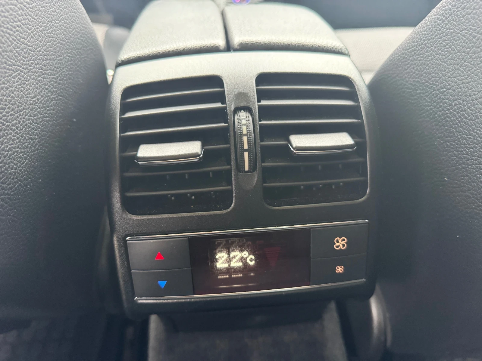 Mercedes-Benz C 350 4 MATIC , снимка 16 - Автомобили и джипове - 53926553