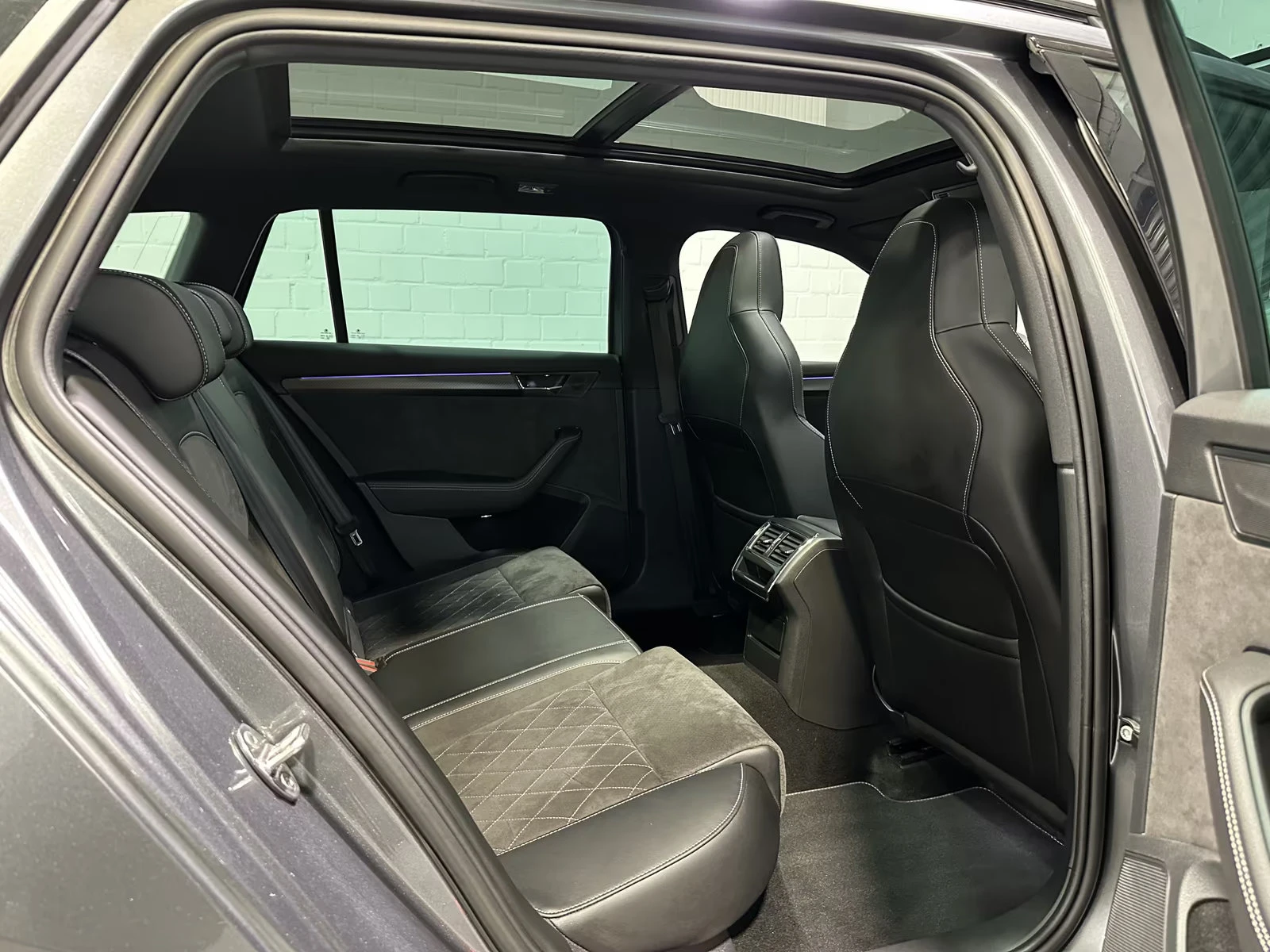 Skoda Superb 2.0TDI/200HP/SPORT-LINE/PANO/DSG/MEMO/LED/CAM/191q | Mobile.bg � ����������� 15