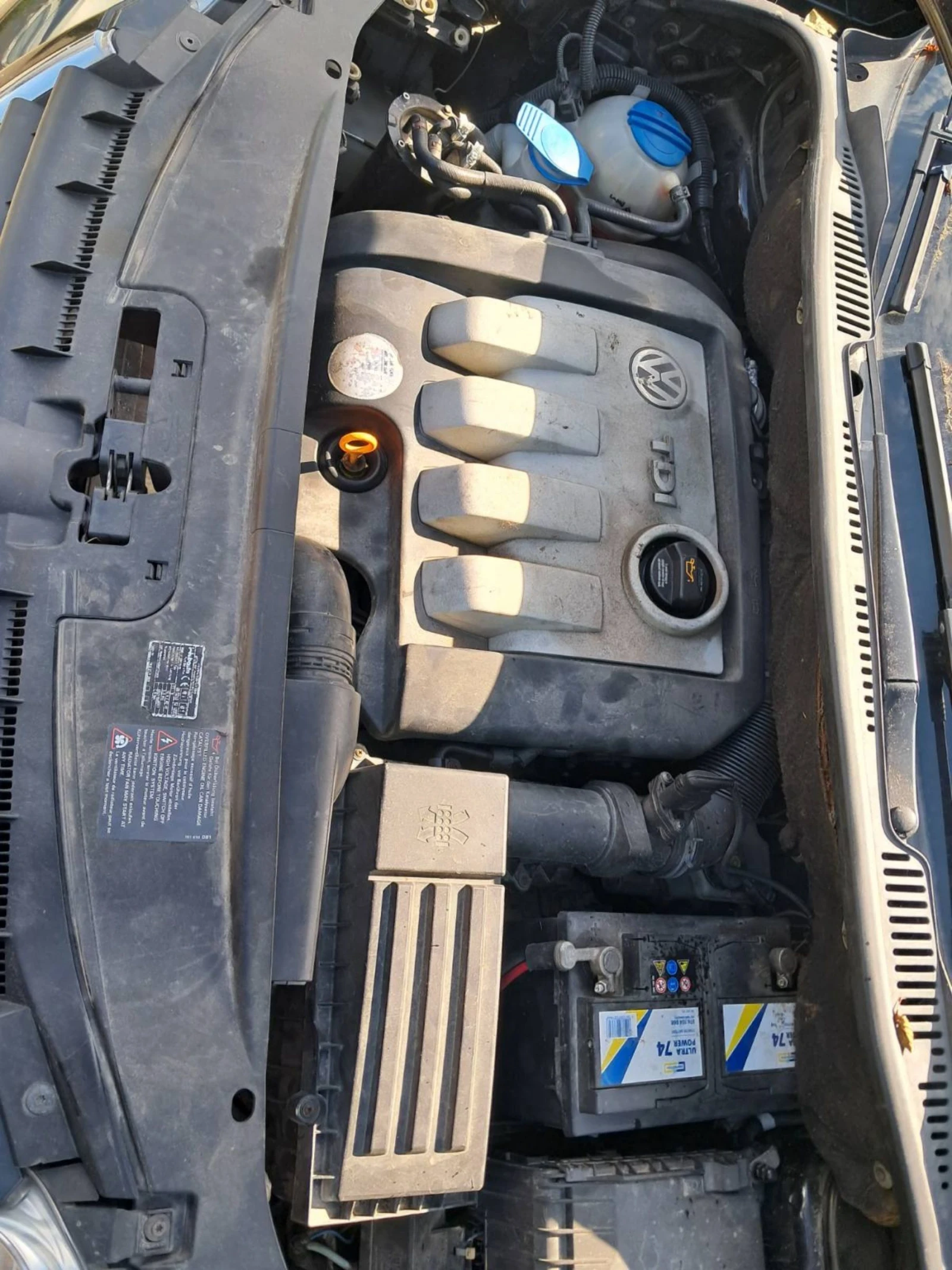 VW Touran 1.9TDI, снимка 9 - Автомобили и джипове - 54808668