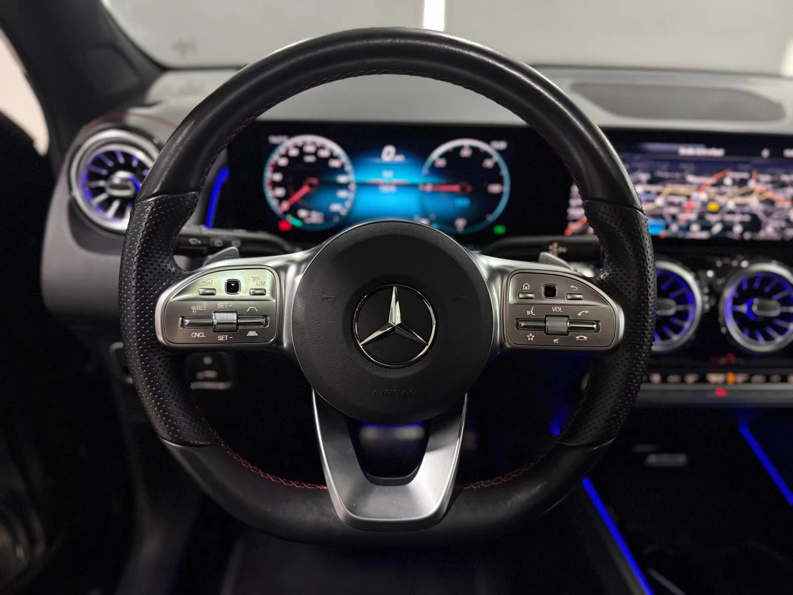 Mercedes-Benz EQB 300/228HP/4MATIC/AMG/CAM/PANO/MEM/KLESS/ACC/489z, снимка 9 - Автомобили и джипове - 54931620
