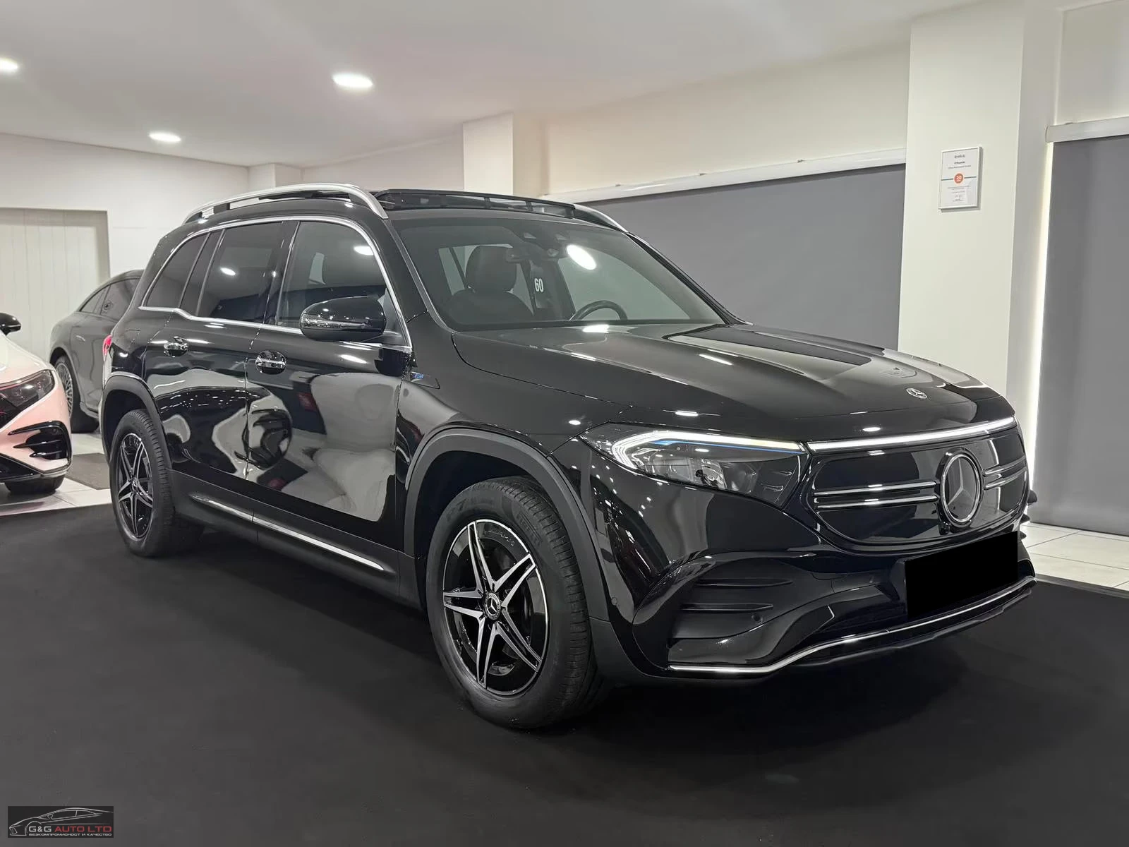 Mercedes-Benz EQB 300/228HP/4MATIC/AMG/CAM/PANO/MEM/KLESS/ACC/489z, снимка 4 - Автомобили и джипове - 54931620