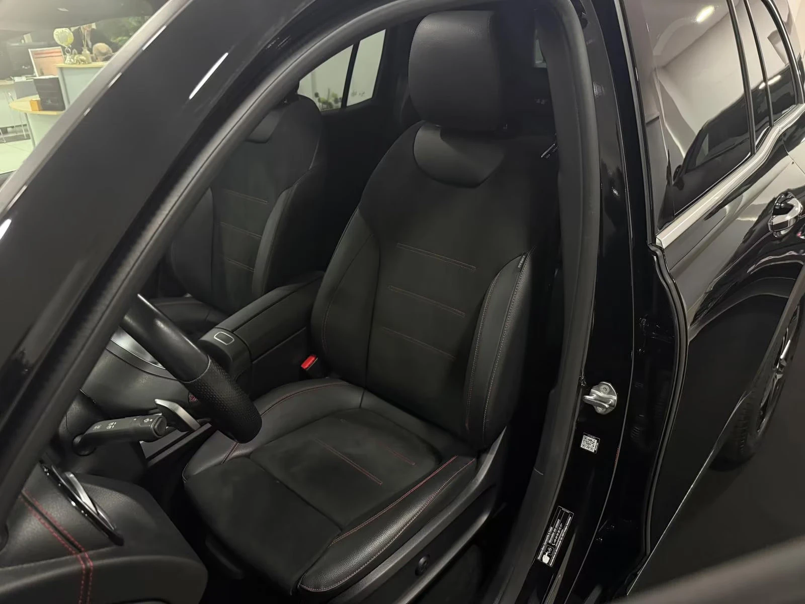 Mercedes-Benz EQB 300/228HP/4MATIC/AMG/CAM/PANO/MEM/KLESS/ACC/489z, снимка 12 - Автомобили и джипове - 54931620