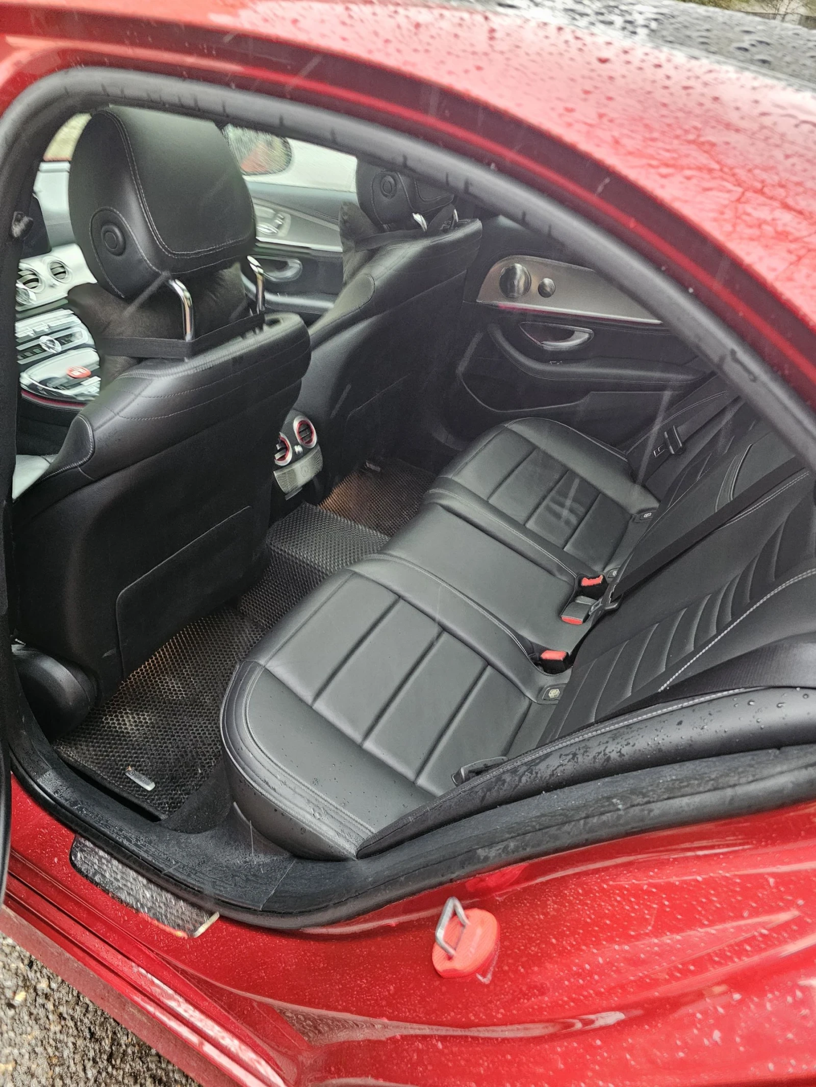 Mercedes-Benz E 350 d, снимка 14 - Автомобили и джипове - 55077894