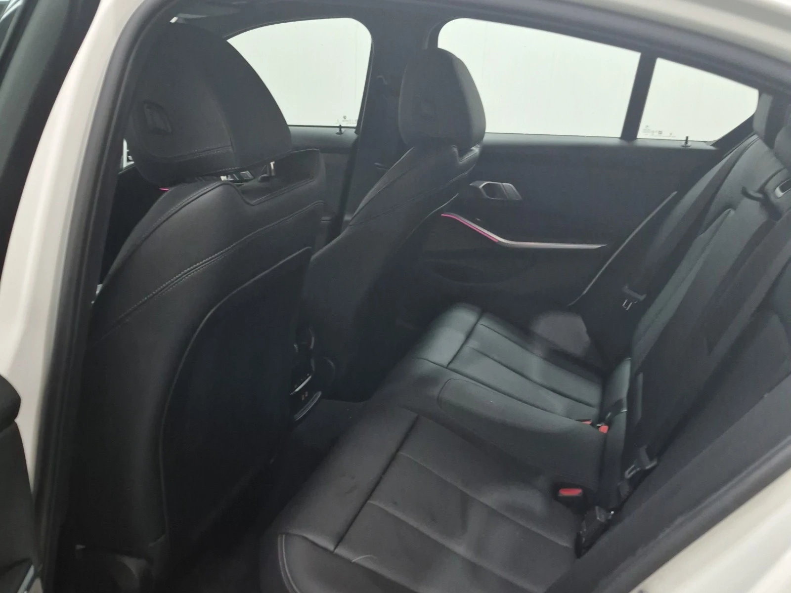 BMW 320, снимка 12 - Автомобили и джипове - 55125029