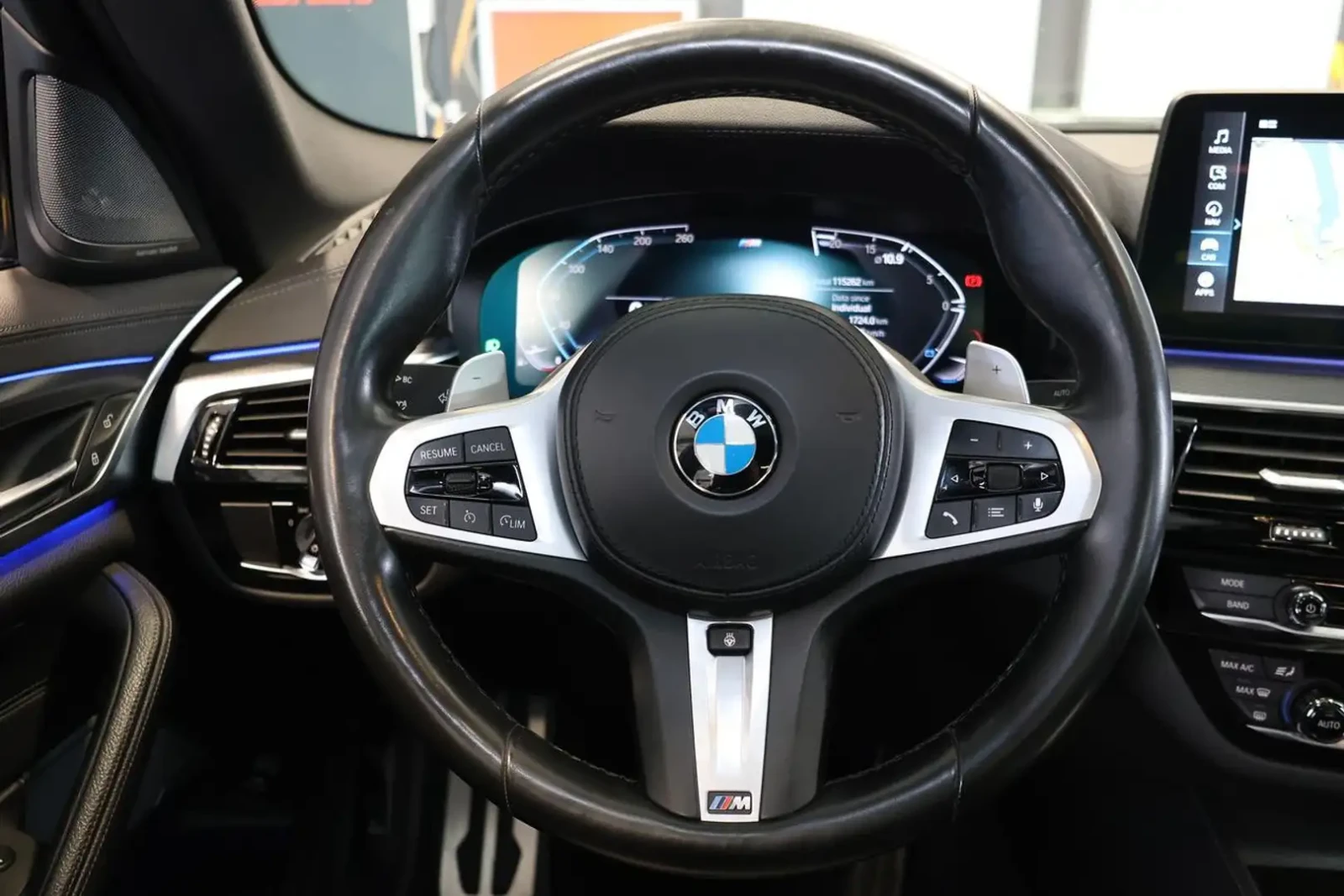BMW 540 M* SPORT* XDRIVE* HARMON* KARDON* LANE* ASSIST, снимка 9 - Автомобили и джипове - 55792095
