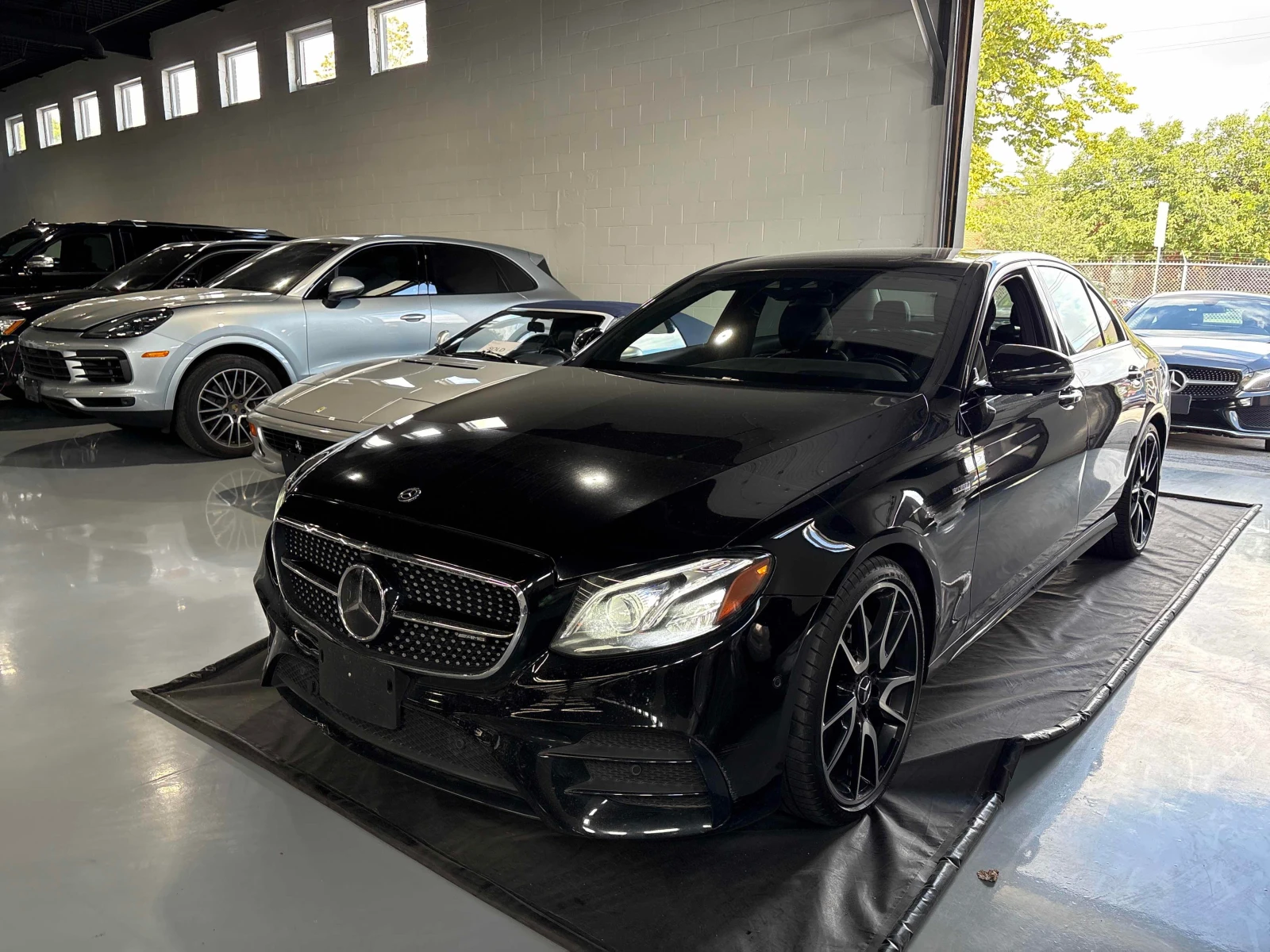 Mercedes-Benz E 43 AMG ДИСТРОНИК * ОБДУХВАНЕ * BURMESTER * PANO