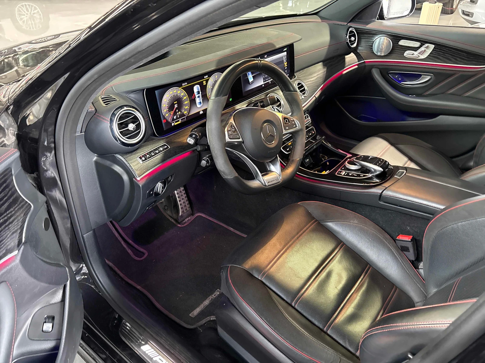 Mercedes-Benz E 43 AMG ДИСТРОНИК * ОБДУХВАНЕ * BURMESTER * PANO, снимка 5 - Автомобили и джипове - 55839708