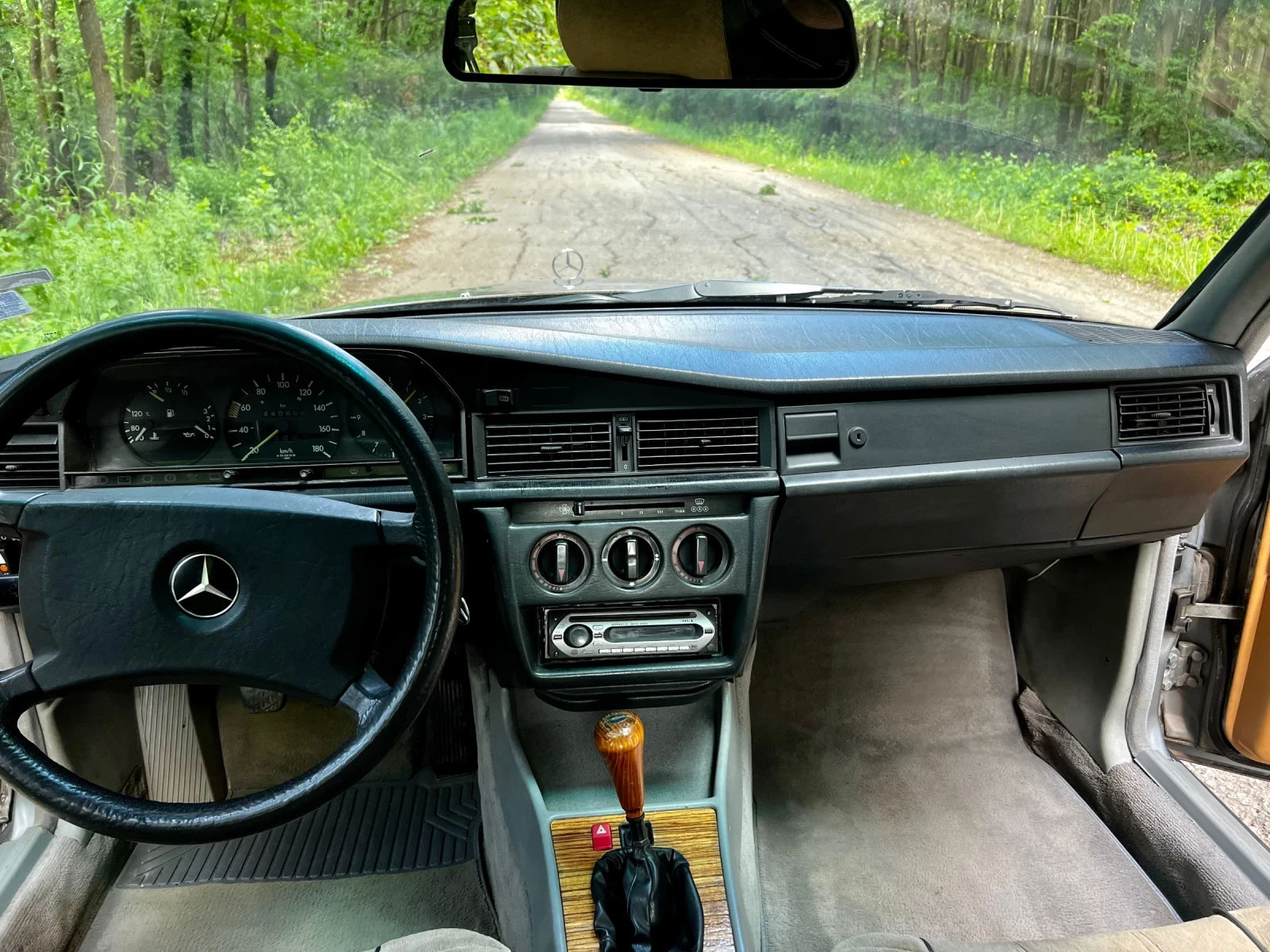Mercedes-Benz 190, снимка 9 - Автомобили и джипове - 55989441