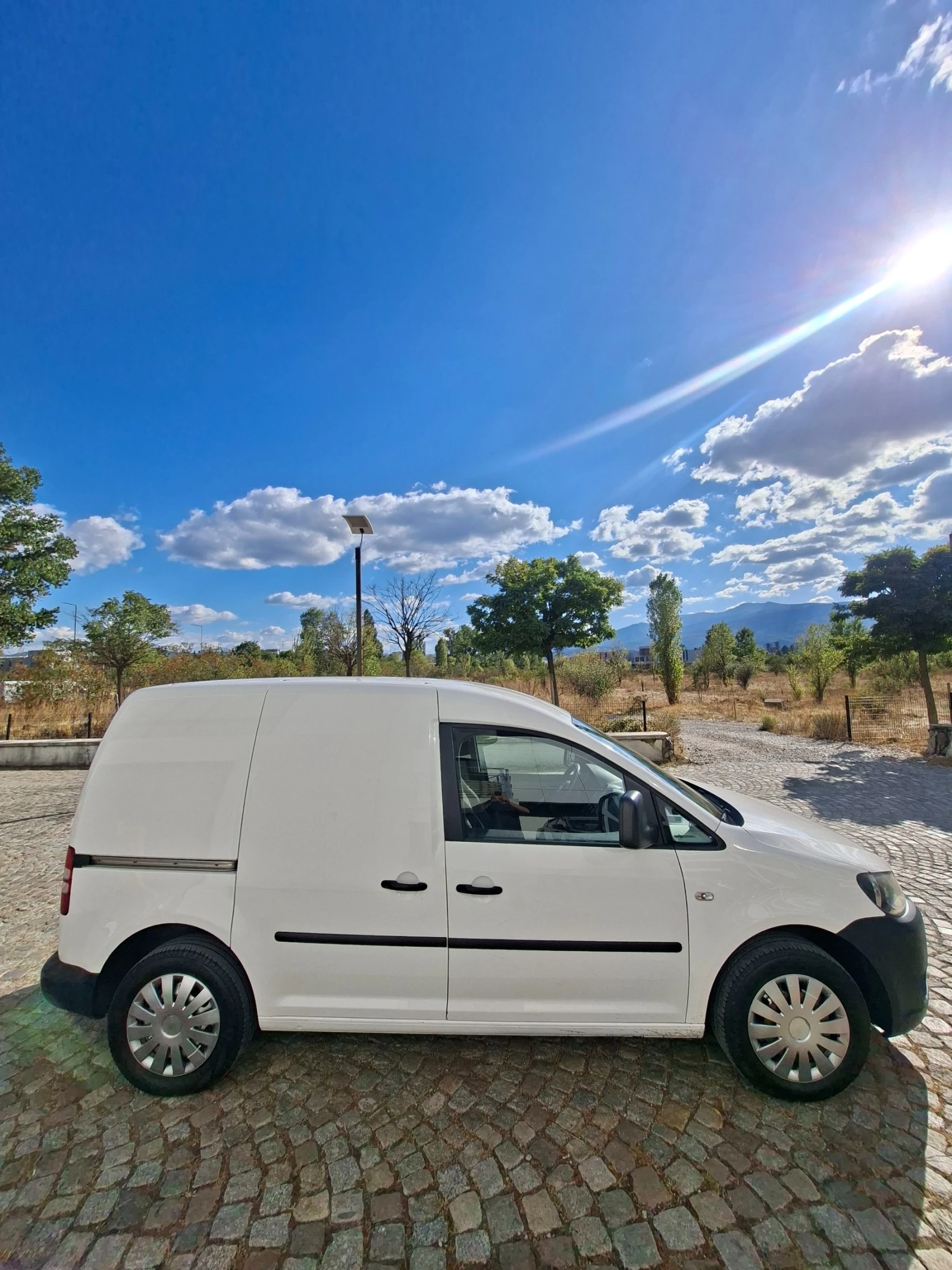 VW Caddy, снимка 2 - Автомобили и джипове - 56258165