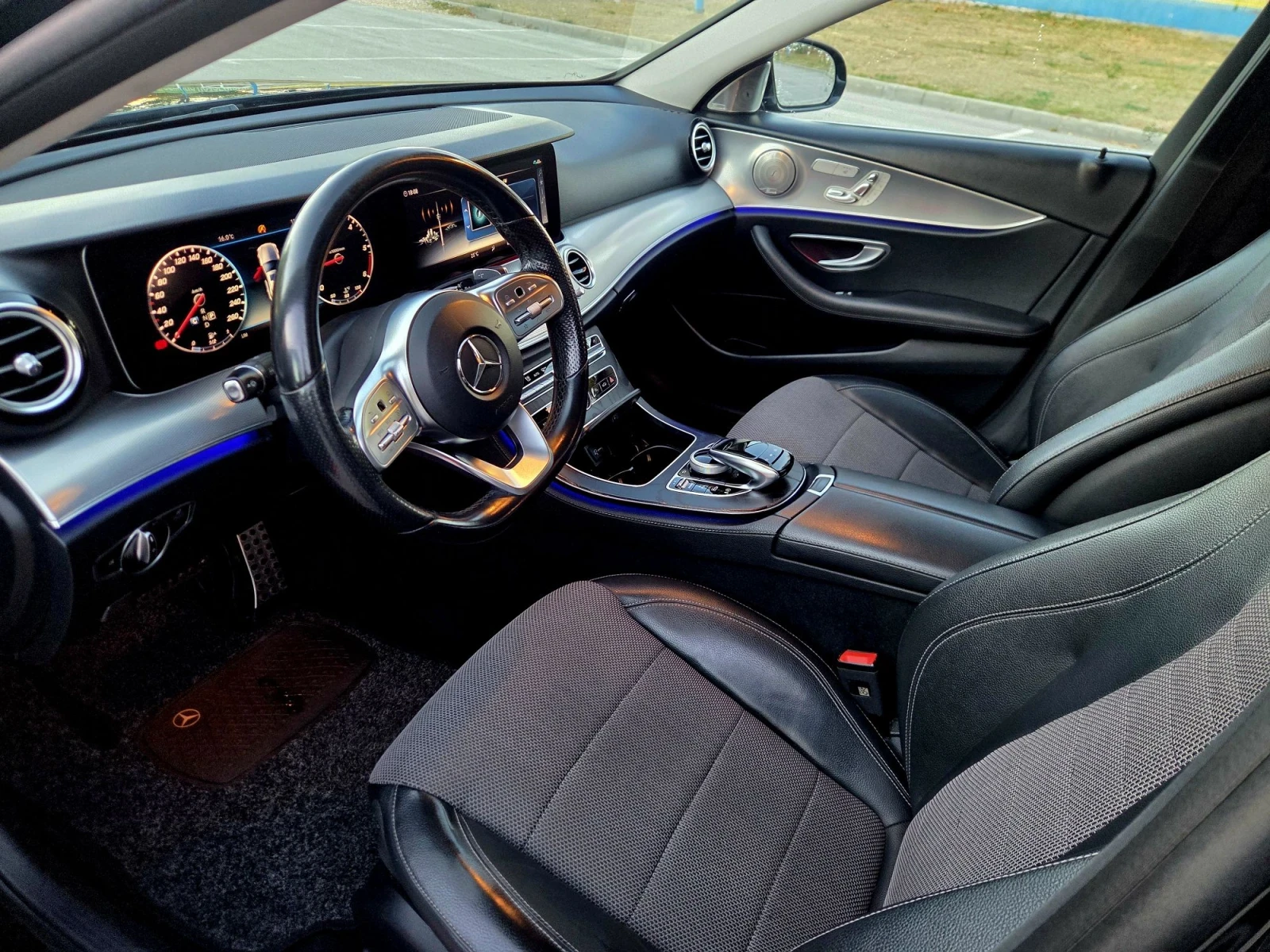 Mercedes-Benz E 200 AMG, снимка 6 - Автомобили и джипове - 56628390