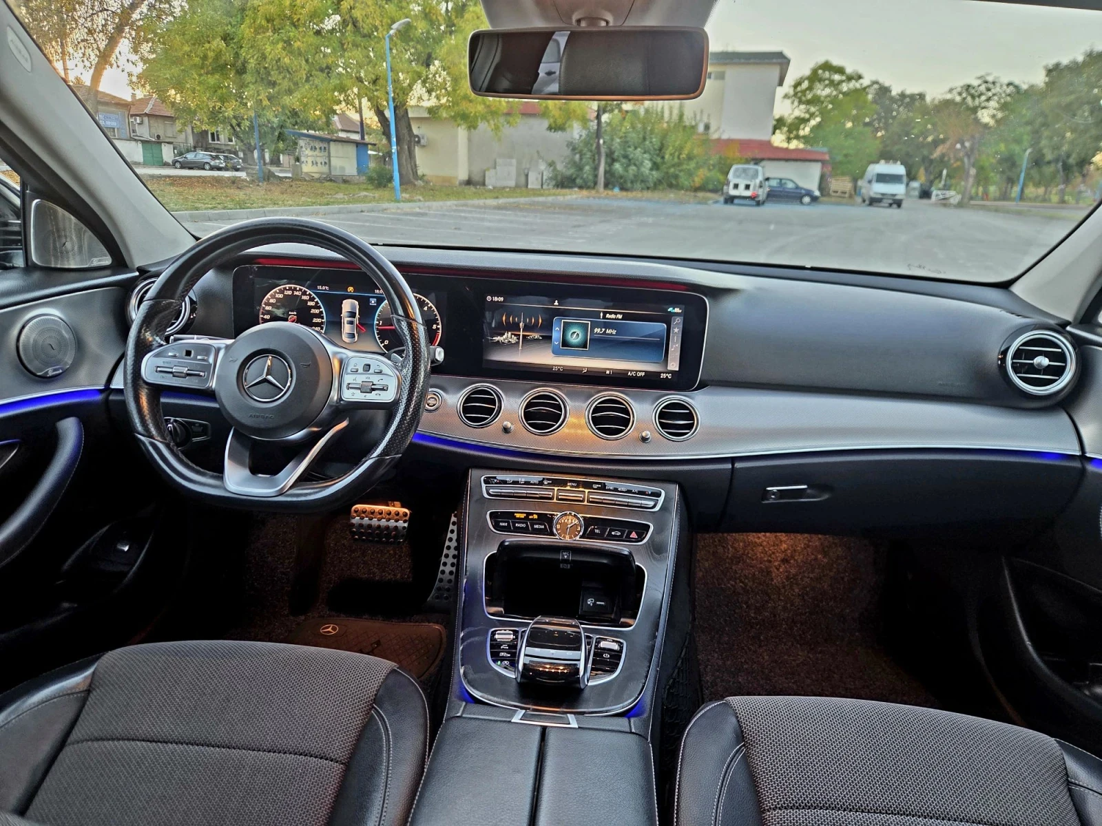 Mercedes-Benz E 200 AMG, снимка 9 - Автомобили и джипове - 56628390