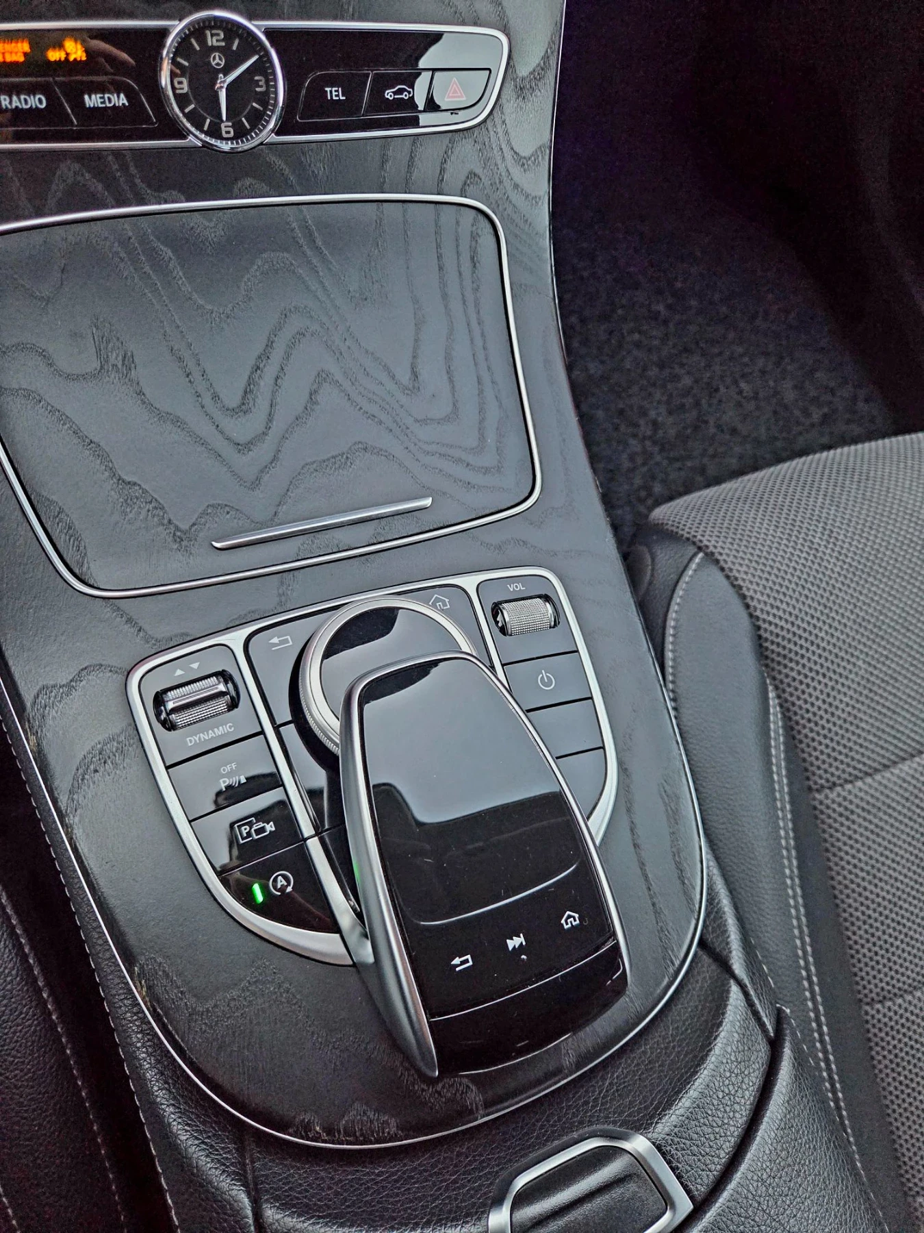 Mercedes-Benz E 200 AMG, снимка 13 - Автомобили и джипове - 56628390